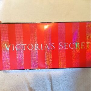 6/$25 Victoria's Secret Collectable box